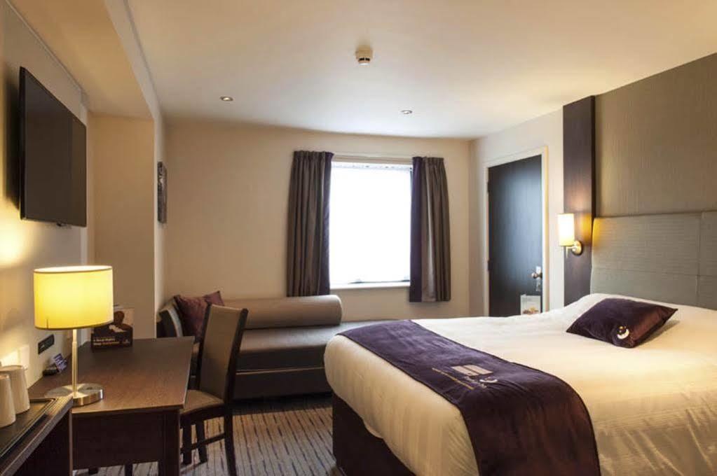 Premier Inn Premier Inn York South West ภายนอก รูปภาพ