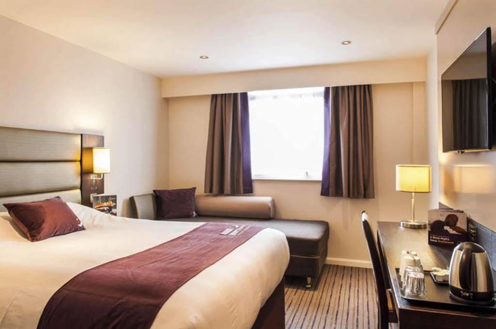 Premier Inn Premier Inn York South West ภายนอก รูปภาพ