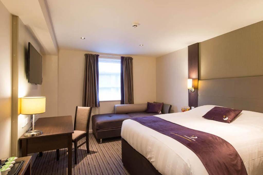 Premier Inn Premier Inn York South West ภายนอก รูปภาพ