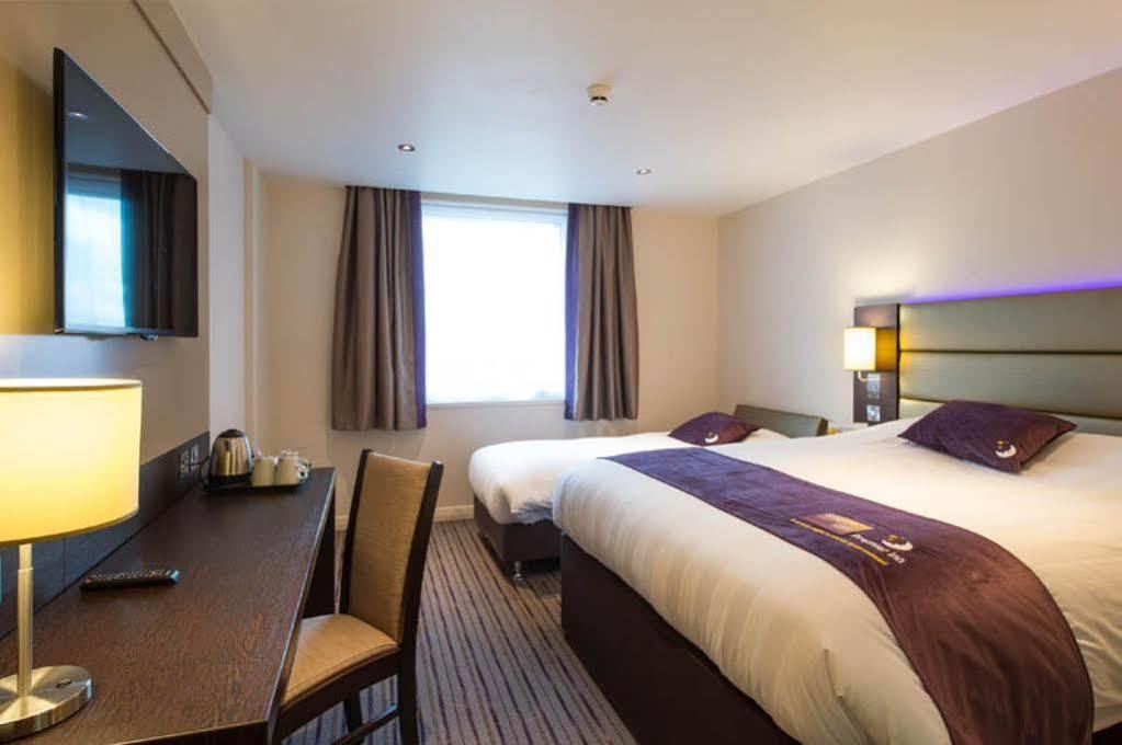 Premier Inn Premier Inn York South West ภายนอก รูปภาพ