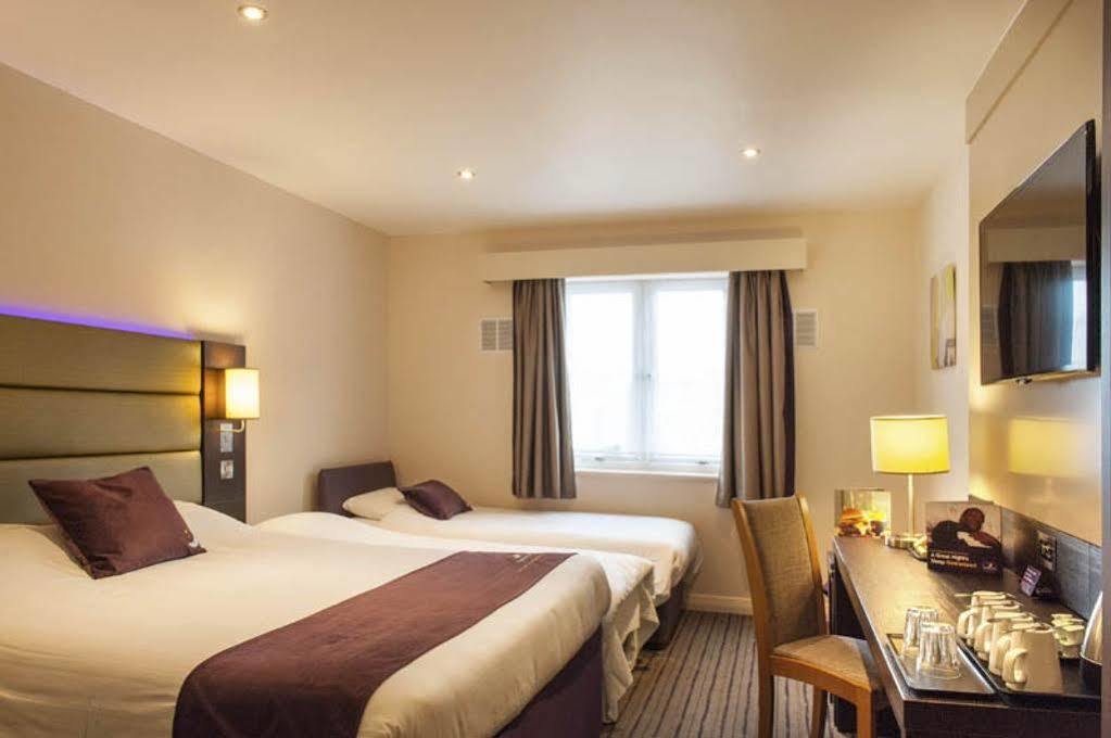 Premier Inn Premier Inn York South West ภายนอก รูปภาพ
