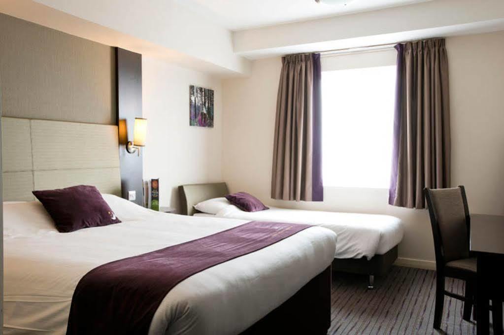 Premier Inn Premier Inn York South West ภายนอก รูปภาพ
